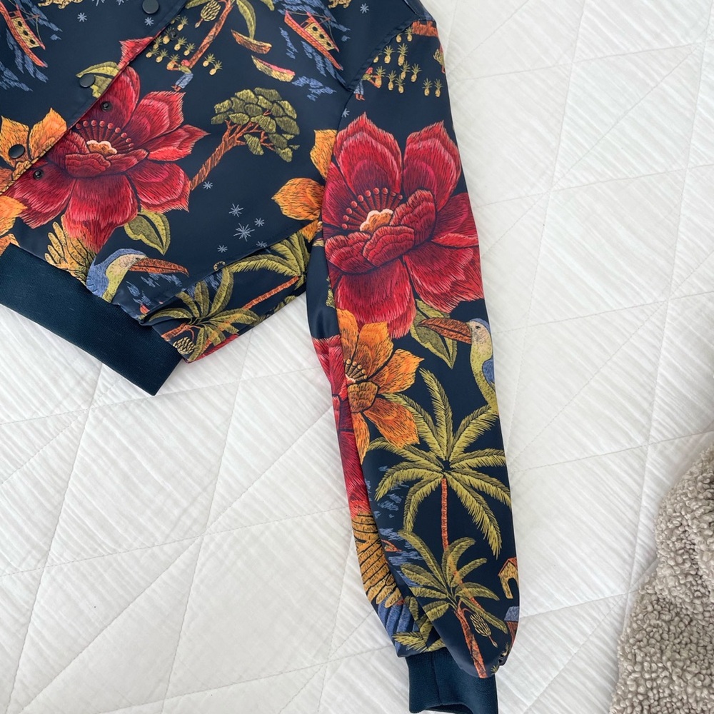 Industry Brand Silk Vibrant Floral Bomber Jacket NWOT - Picture 4 of 5